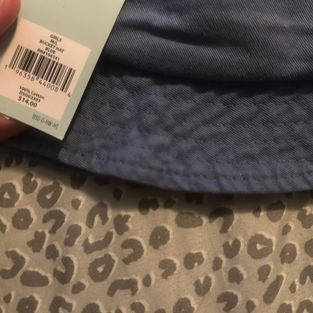 DSG BUCKET HAT: BLUE: NEW WITH TAGS: M/L